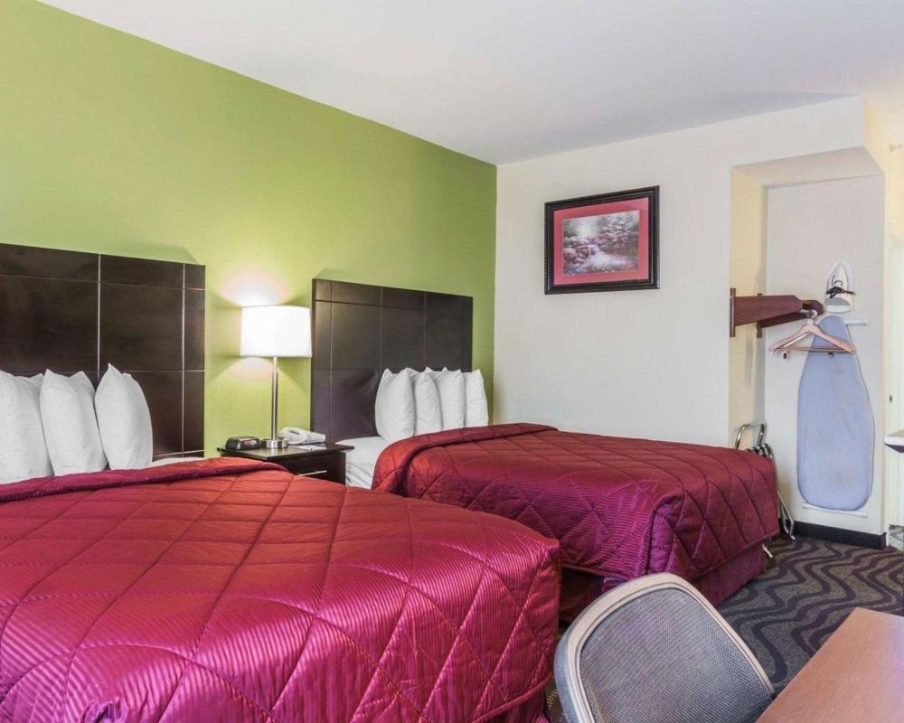 Quality Inn & Suites near Coliseum and Hwy 231 North Image 15