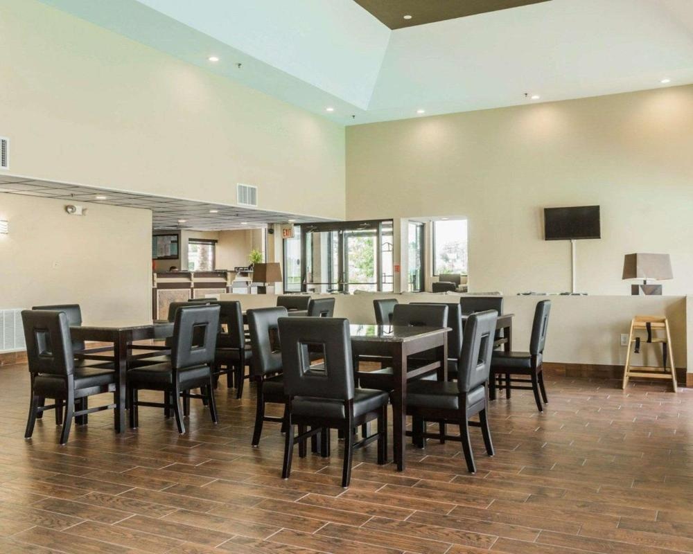Quality Inn & Suites near Coliseum and Hwy 231 North Image 19