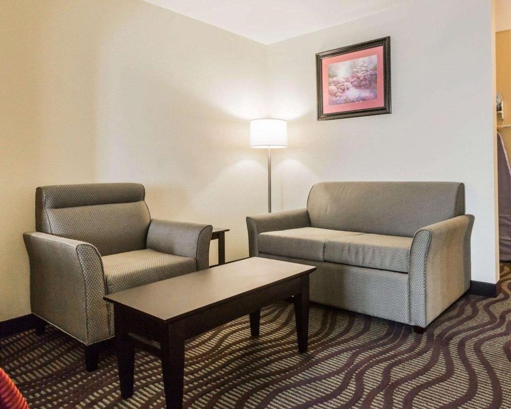 Quality Inn & Suites near Coliseum and Hwy 231 North Image 30