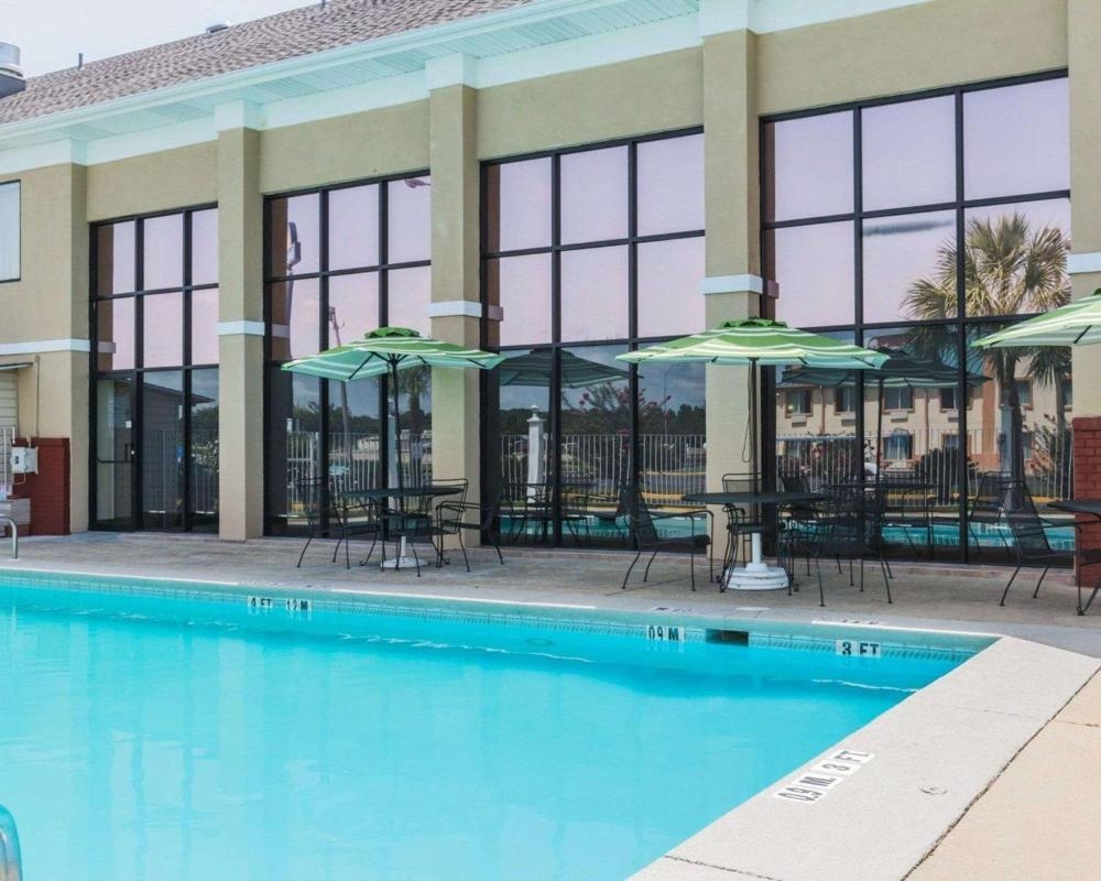 Quality Inn & Suites near Coliseum and Hwy 231 North Image 6