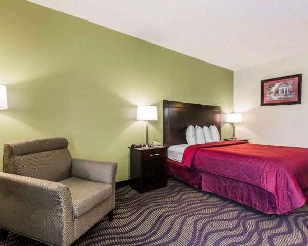 Quality Inn & Suites near Coliseum and Hwy 231 North image 12