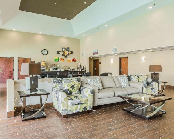 Quality Inn & Suites near Coliseum and Hwy 231 North Main image