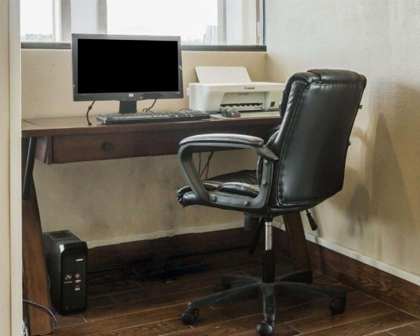 Quality Inn & Suites near Coliseum and Hwy 231 North image 29